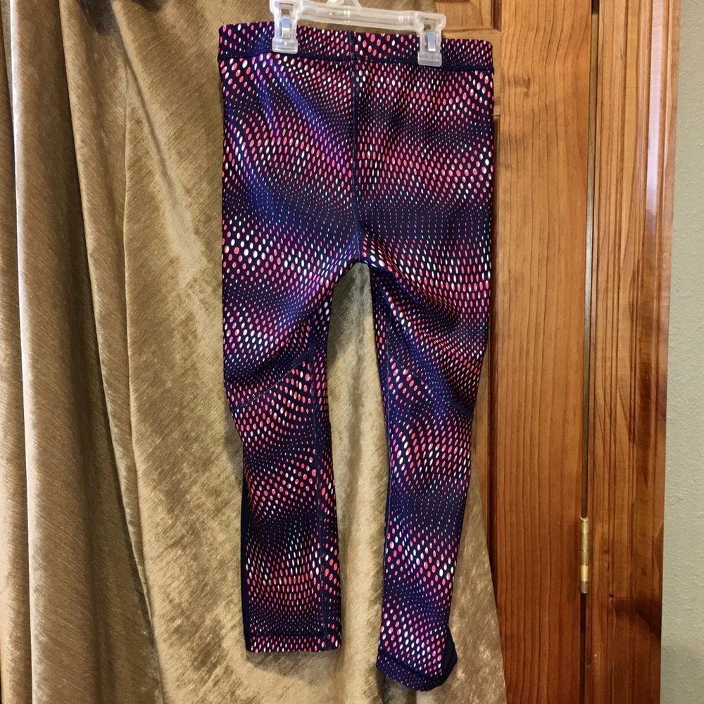 Under Armour compression capris - Picture 3 of 3